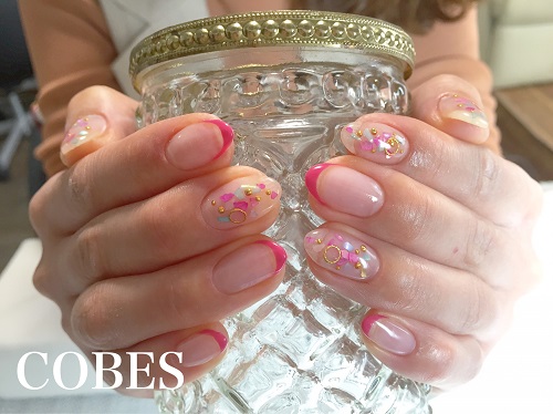 シェル スタッズのクリアネイル ジェルネイル Nail Salon Cobes